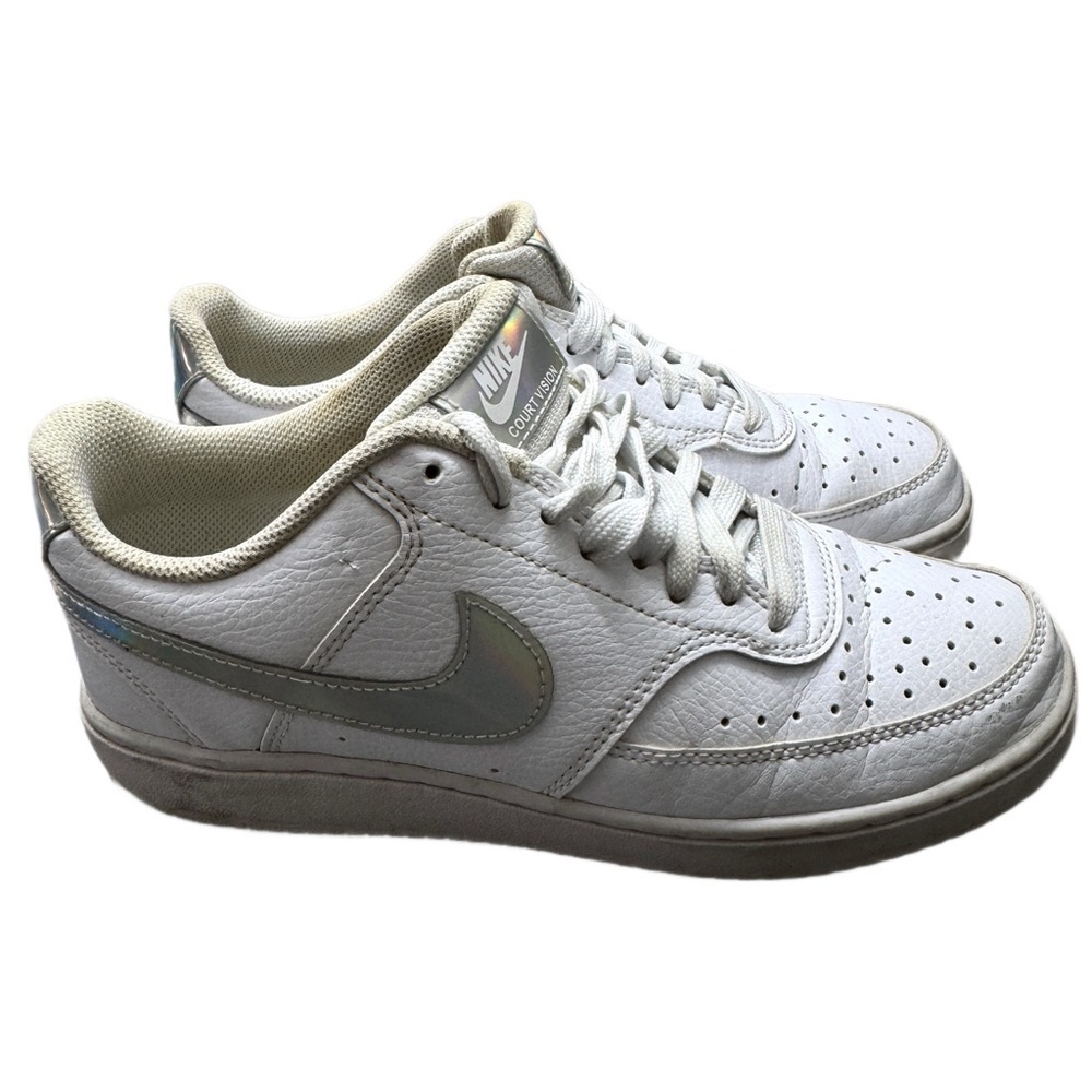 Nike White Air Force 1 Sneakers Classic Design